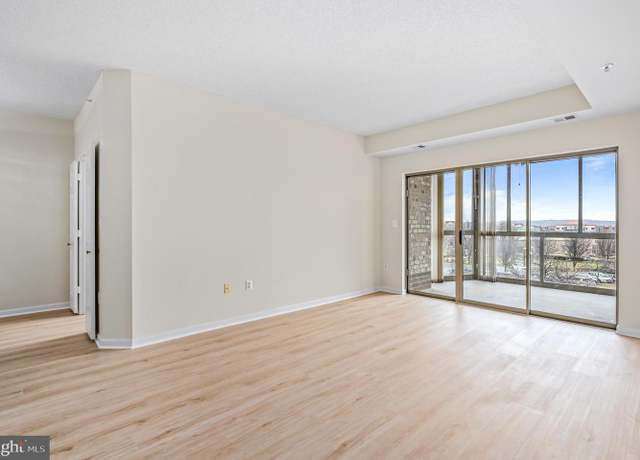 Property at 19375 Cypress Ridge Ter #215, Leesburg, VA 20176, 1 bed, 1 bath