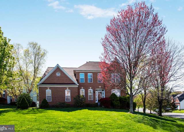 Property at 21345 Flatwood Pl, Sterling, VA 20164, 4 beds, 3.5 baths