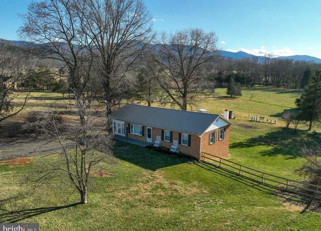 Property at 300 Martin St, Luray, VA 22835, 4 beds, 2 baths
