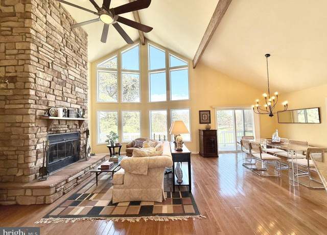 Property at 477 Wampum Ln, Hedgesville, WV 25427, 3 beds, 2 baths