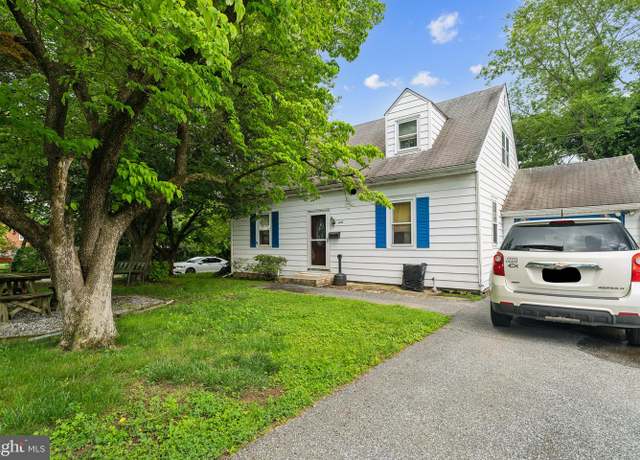 Property at 60 Landers Ln, New Castle, DE 19720, 2 beds, 1.5 baths
