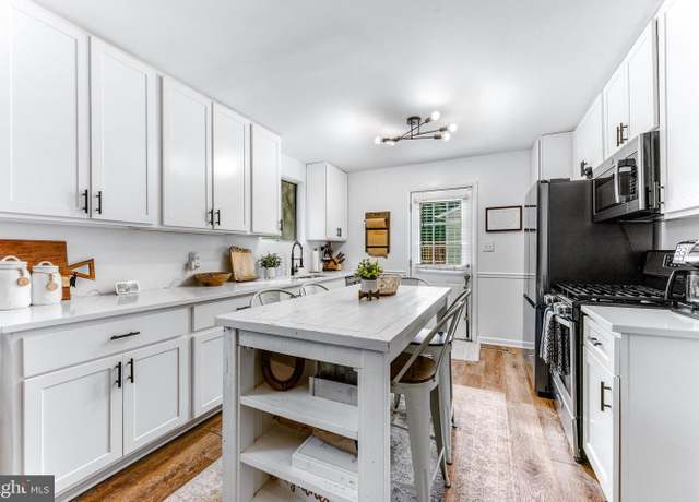 Property at 117 Chargeur Rd, Reisterstown, MD 21136, 4 beds, 2.5 baths