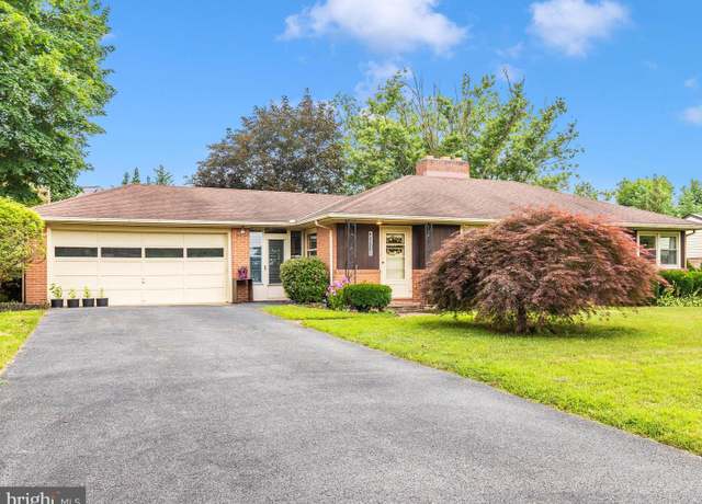 Property at 13318 Apple Hill Dr, Hagerstown, MD 21742, 4 beds, 1.5 baths