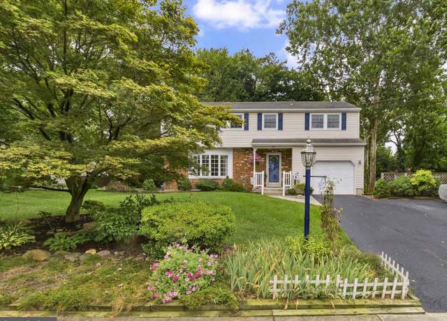 Property at 319 Susan Dr, Cinnaminson, NJ 08077, 4 beds, 2.5 baths