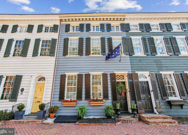 Property at 305 N Washington St, Alexandria, VA 22314, 4 beds, 2.5 baths