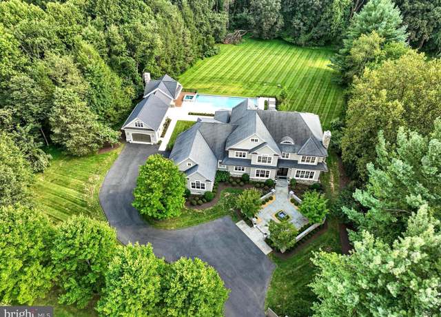 Property at 10603 Creamcup Ln, Great Falls, VA 22066, 5 beds, 6.5 baths