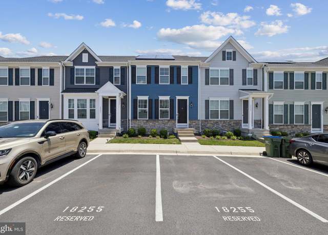 Property at 18255 Summit Pointe Dr, Triangle, VA 22172, 3 beds, 2.5 baths