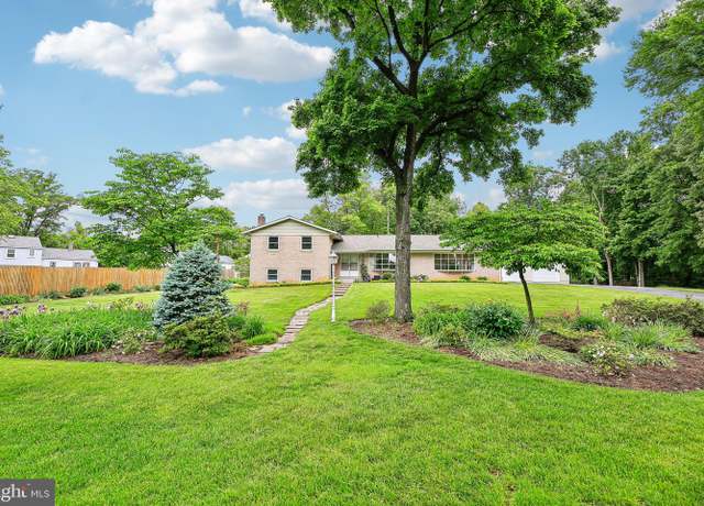 Property at 7410 Good Luck Rd, Lanham, MD 20706, 4 beds, 3 baths
