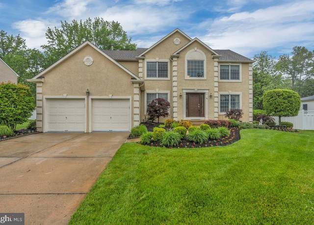 Property at 40 Country Squire Ln, Marlton, NJ 08053, 4 beds, 2.5 baths