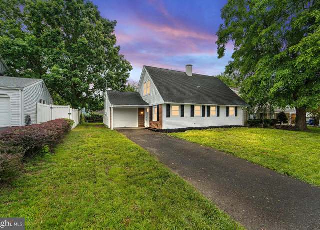 Property at 14 Peachfield Ln, Willingboro, NJ 08046, 4 beds, 3 baths