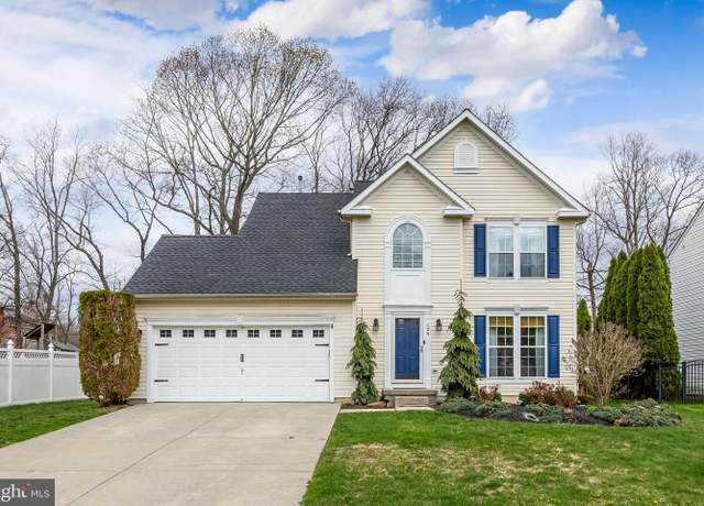 Property at 124 Orlando Dr, Sicklerville, NJ 08081, 3 beds, 2.5 baths