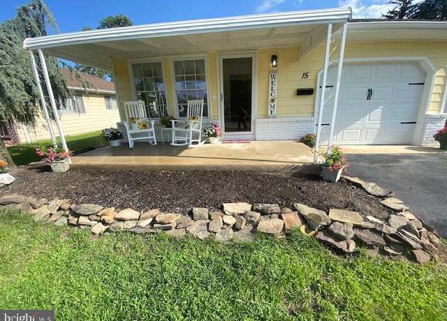 Property at 15 Barbuda St, Toms River, NJ 08757, 2 beds, 1 bath