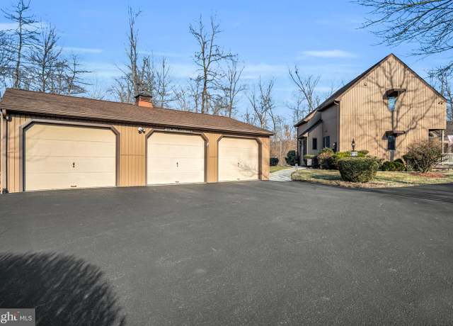 Property at 638 Whiskey Springs Rd, Boiling Springs, PA 17007, 3 beds, 2 baths