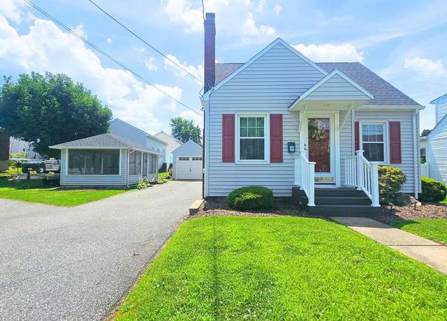 Property at 32 Kiernan Ave, Hellertown, PA 18055, 3 beds, 2 baths
