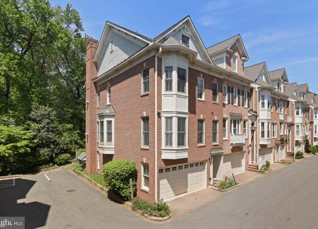 Property at 2331 N Van Buren Ct, Arlington, VA 22205, 3 beds, 3.5 baths