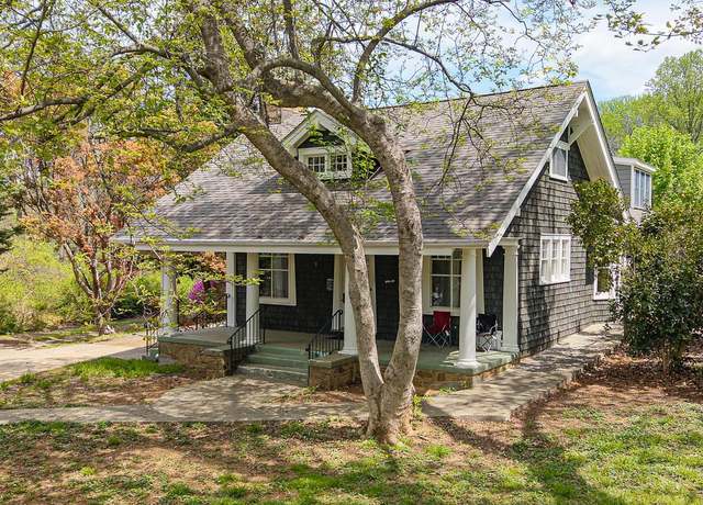 Property at 535 Winchester St, Warrenton, VA 20186, 4 beds, 2 baths