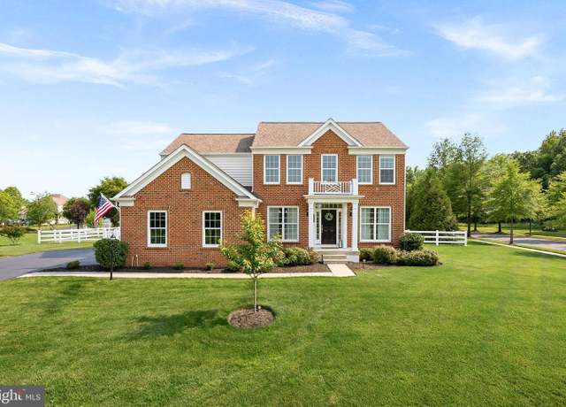 Property at 41311 Silverside Dr, Leesburg, VA 20175, 5 beds, 3.5 baths