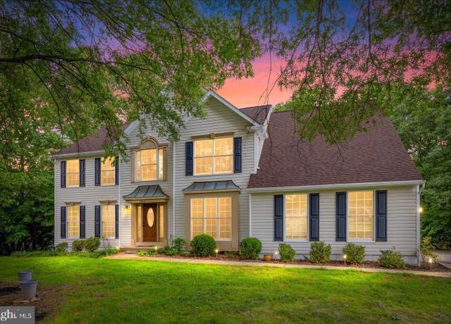 Property at 11617 Kingswood Blvd, Fredericksburg, VA 22408, 5 beds, 3.5 baths