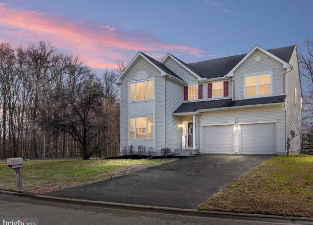 Property at 5 Meghan Ln, Bear, DE 19701, 4 beds, 3 baths
