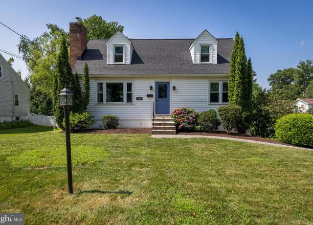 Property at 14 W Clearview Ave, Wilmington, DE 19809, 4 beds, 2 baths