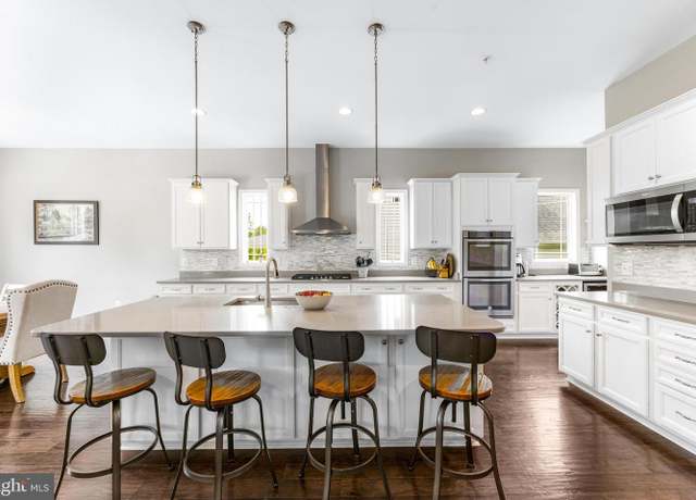 Property at 5519 Golden Eagle Rd, Frederick, MD 21704, 5 beds, 4.5 baths