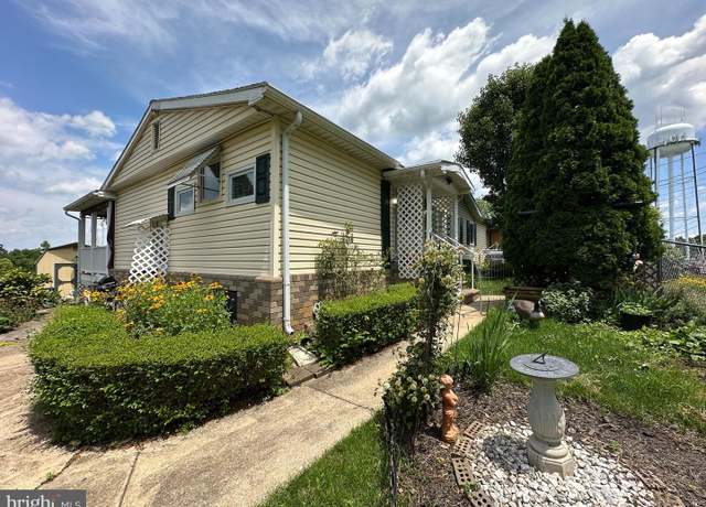 Property at 213 W High St, Sharpsburg, MD 21782, 3 beds, 1 bath