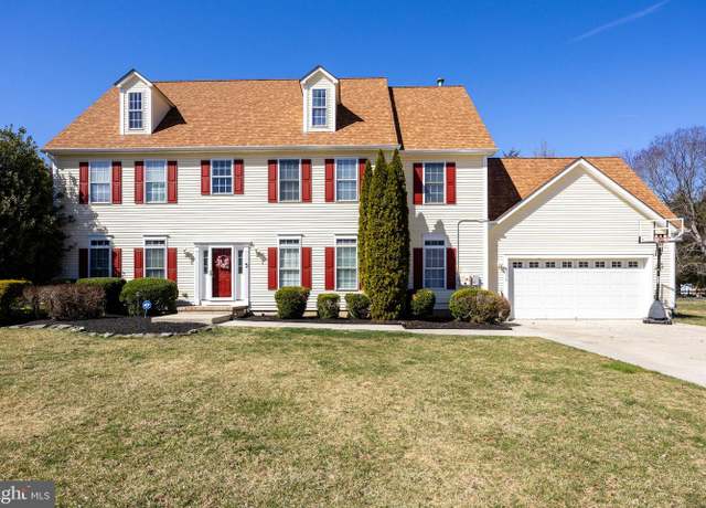 Property at 970 Venezia Ave, Vineland, NJ 08361, 4 beds, 2.5 baths