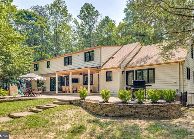 Property at 1134 Winding Dr, Cherry Hill, NJ 08003, 5 beds, 5 baths