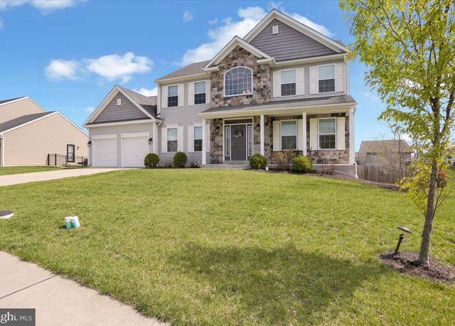 Property at 10 Rome Dr, Leesport, PA 19533, 4 beds, 2.5 baths