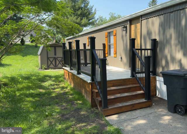 Property at 25 Magnolia Ln, Carlisle, PA 17015, 2 beds, 2 baths