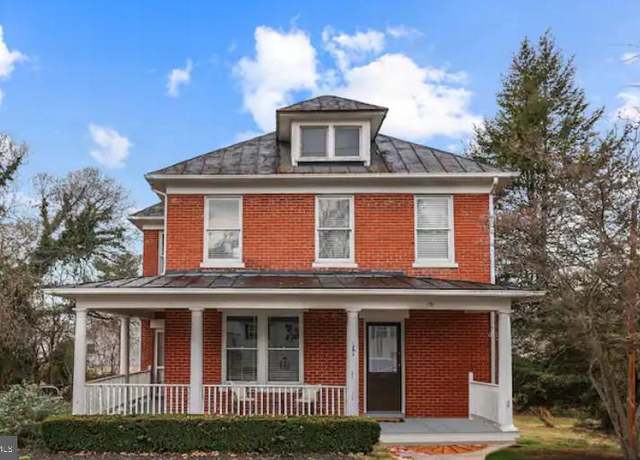 Property at 151 N Hatcher Ave, Purcellville, VA 20132, 3 beds, 2 baths