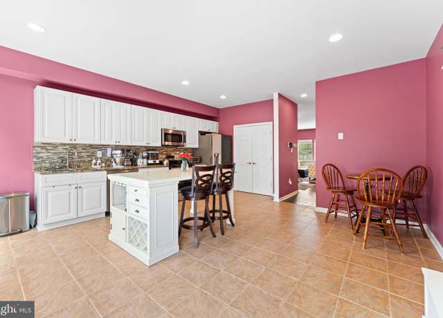 Property at 3988 Cressida Pl, Woodbridge, VA 22192, 4 beds, 3.5 baths
