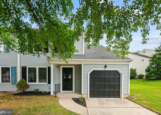 Property at 10 Woodmill Dr, Clementon, NJ 08021, 3 beds, 2.5 baths