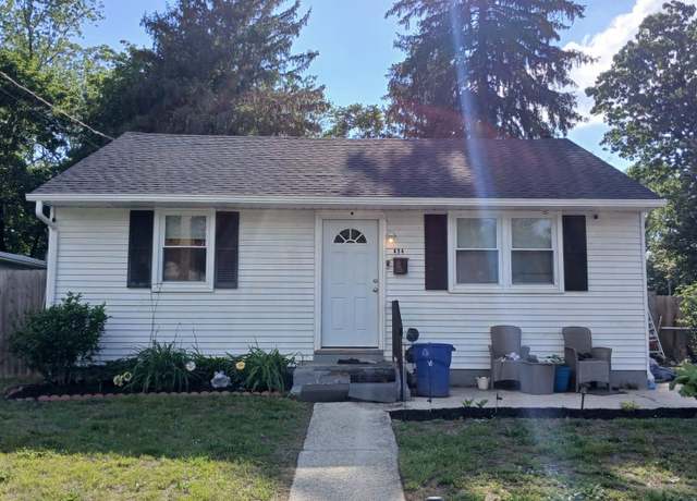 Property at 654 N New St, Clayton, NJ 08312, 2 beds, 1 bath