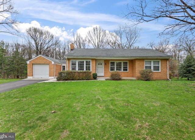 Property at 15 Flower Hill Ter, Pennington, NJ 08534, 2 beds, 1.5 baths