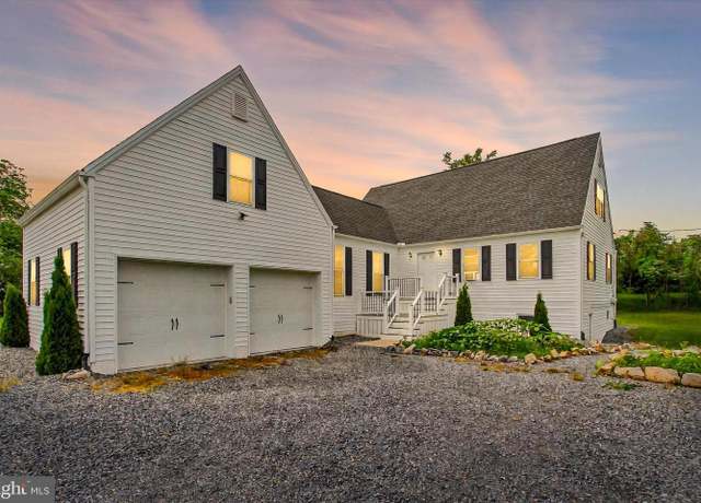 Property at 651 Alexander Spring Rd, Carlisle, PA 17015, 4 beds, 2.5 baths