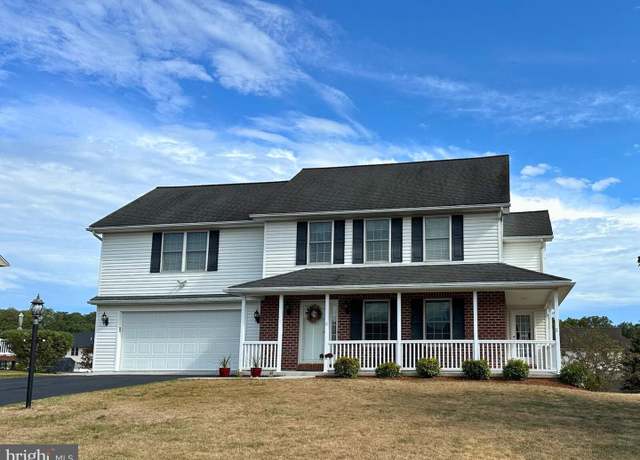 Property at 61 Meade Dr, Carlisle, PA 17013, 4 beds, 2.5 baths