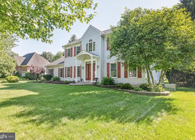 Property at 440 Creekside Dr, Downingtown, PA 19335, 4 beds, 2.5 baths