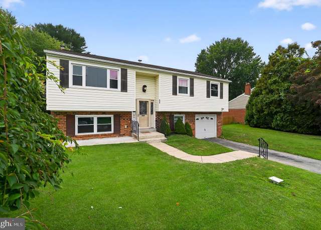 Property at 696 Boxwood Dr, Aston, PA 19014, 4 beds, 1.5 baths