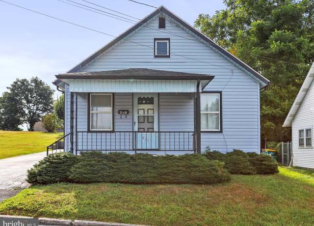 Property at 817 Maple St, Waynesboro, PA 17268, 2 beds, 1 bath