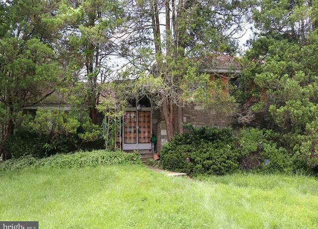Property at 1901 Lantern Ln, Oreland, PA 19075, 4 beds, 2.5 baths