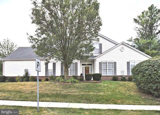 Property at 2 Newbury Way, Lansdale, PA 19446, 2 beds, 2 baths