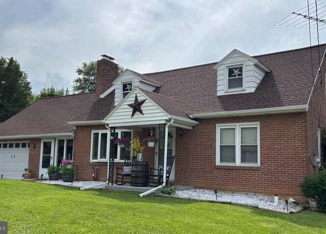 Property at 1614 Seven Valleys Rd, York, PA 17408, 2 beds, 1 bath