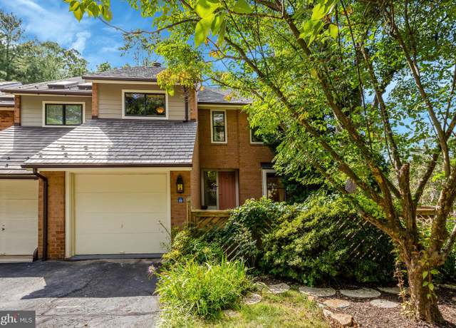 Property at 11088 Glade Ct, Reston, VA 20191, 3 beds, 3.5 baths