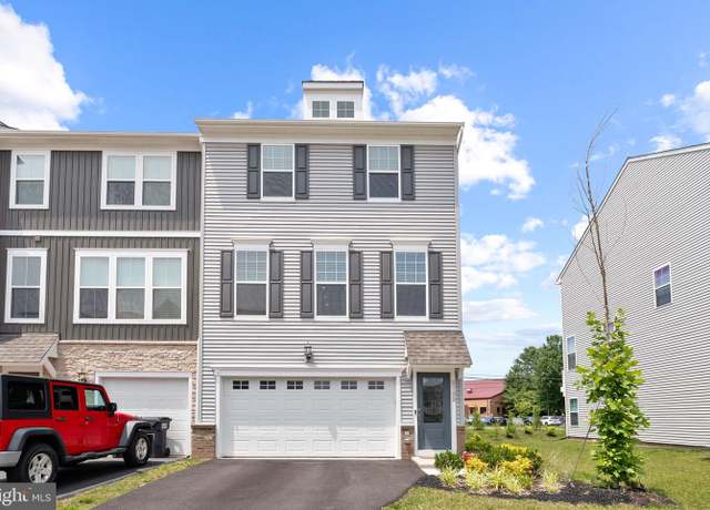 Property at 8790 Kensington Church St, Manassas, VA 20112, 3 beds, 3.5 baths