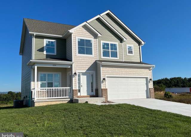 Property at 1705 Memorial Park Ave, Martinsburg, WV 25401, 5 beds, 4.5 baths