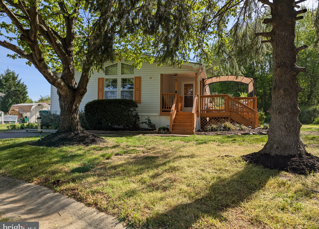 Property at 5 W Samantha Ct, Bear, DE 19701, 3 beds, 2 baths