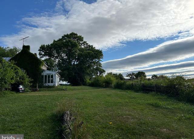 Property at 8826 Old Willowbrook Rd, Frederick, MD 21702, 2 beds, 1.5 baths