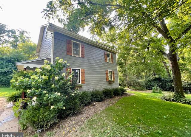 Property at 1385 Abbottstown Pike, Hanover, PA 17331, 2 beds, 1 bath