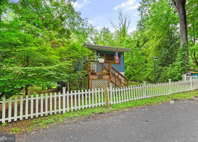 Property at 230 Playwicki St, Langhorne, PA 19047, 2 beds, 1 bath